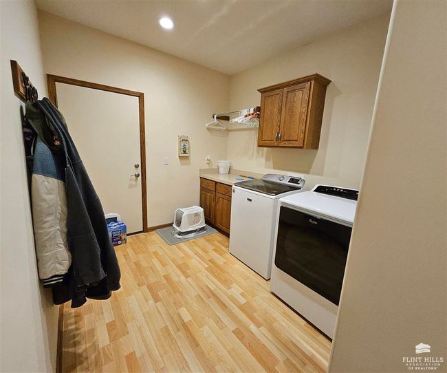 1605 Parkplace Court, House other with 3 bedrooms, 3 bathrooms and null parking in Abilene KS | Image 19