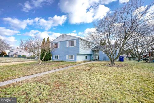 220 College Dr, PEMBERTON, NJ, 08068-1710 | Card Image