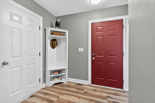 1e-5500 Valencia Park Blvd, Hilliard, OH, 43026-8776 | Card Image