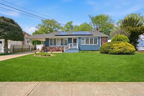 23 Glenwood Ln, Huntington, NY, 11743-5321 | Card Image