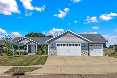 6364 Aspen Ridge Dr, Eau Claire, WI, 54703-4028 | Card Image