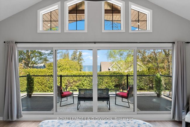 15 Malone Rd, House other with 6 bedrooms, 5 bathrooms and 4 parking in Jacksons Point ON | Image 4