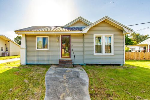 211 Hellier St, Houma, LA, 70363-5017 | Card Image