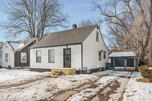 19161 Oakfield St, Detroit, MI, 48235-2211 | Card Image