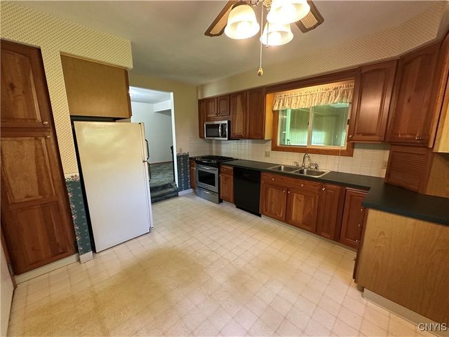 Kitchen | Image 7