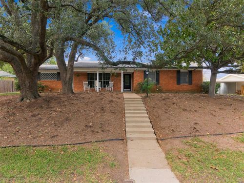 5713 Roberts Dr, Waco, TX, 76710-1529 | Card Image