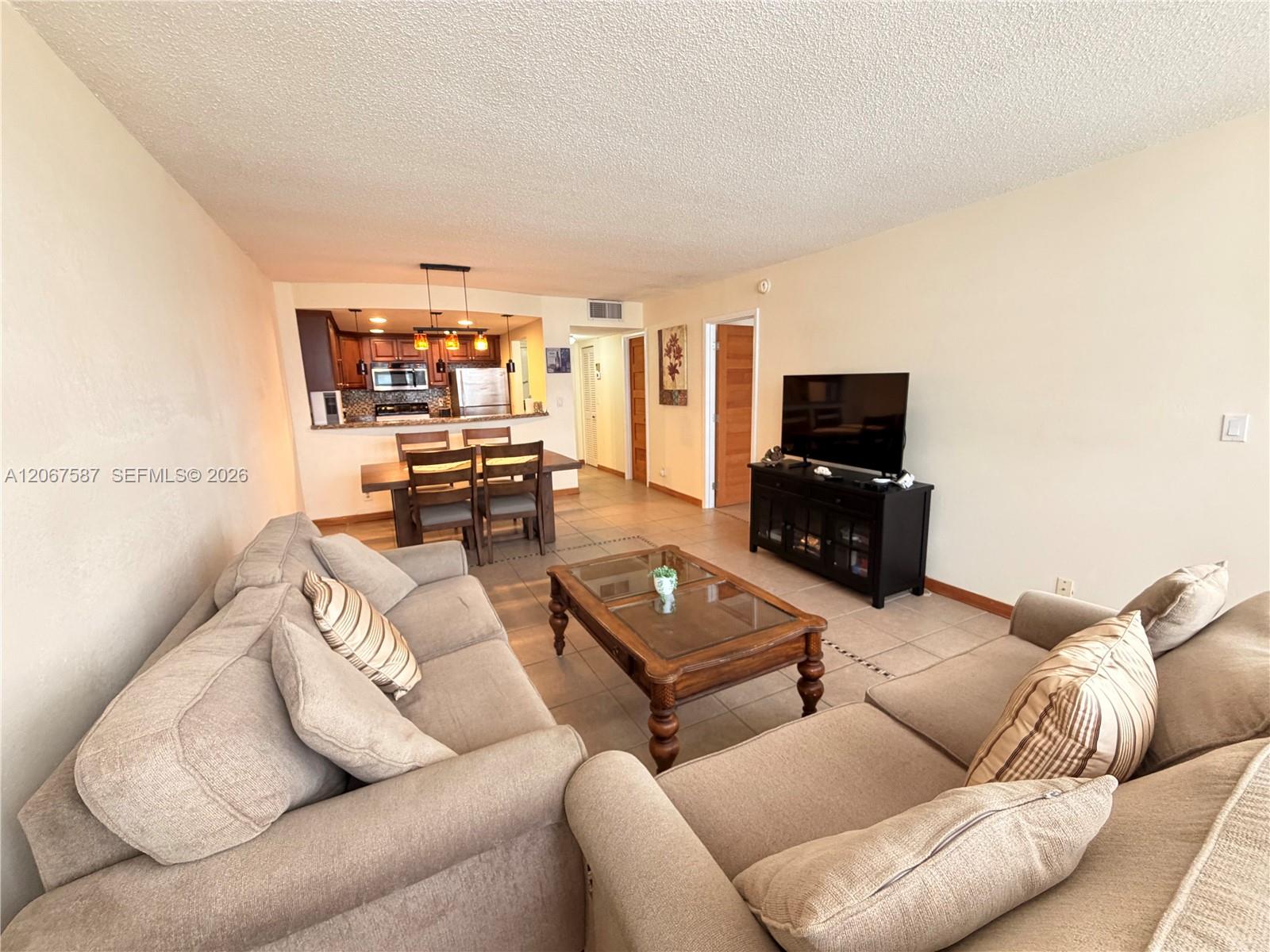 Residential Lease in Hallandale Beach 2