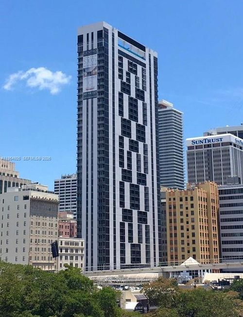 apt-904-151 Se 1st St, Miami, FL, 33131-1432 | Card Image