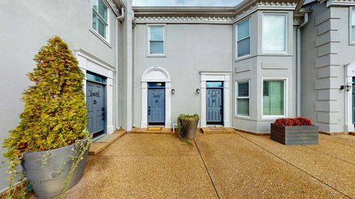 3423 Golf Club Ln, Nashville, TN, 37215-1568 | Card Image