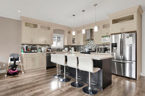 3176 Engineer Cres, Abbotsford, BC, V4X0A7 | Card Image