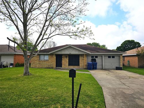 2421 16th Avenue N, Texas City, TX, 77590 | Card Image