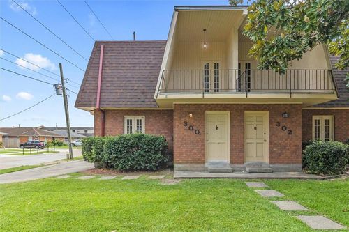 300 Lilac St, Metairie, LA, 70005-1745 | Card Image