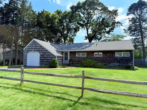 262 Handsome Ave, Sayville, NY, 11782-2923 | Card Image