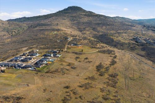 tl-304-0 Cadet Drive, Medford, OR, 97504 | Card Image