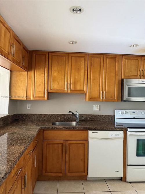 209-8020 N Colony Cir N, Tamarac, FL, 33321 | Card Image