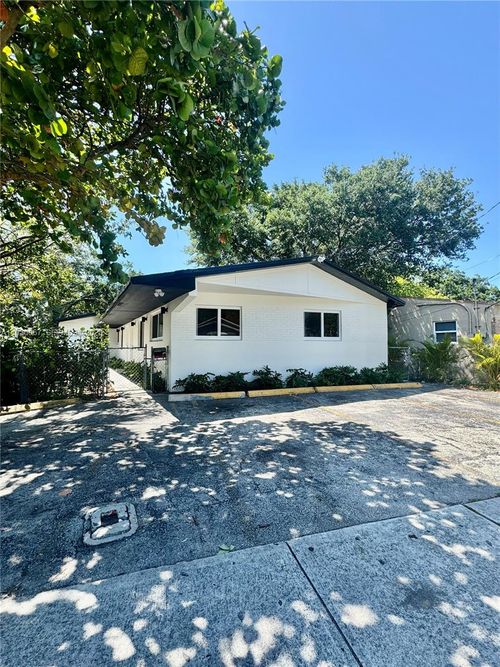 111 Nw 7th Ave, Dania Beach, FL, 33004-2741 | Card Image