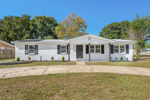 15 Oak Ln, SHALIMAR, FL, 32579-1913 | Card Image