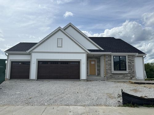 3816 White Oak Way, Waukesha, WI, 53188-2702 | Card Image