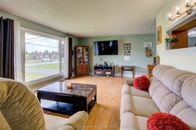 95 Railway St, House other with 3 bedrooms, 2 bathrooms and 6 parking in Lansdowne ON | Image 20