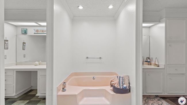 201 Larkspur Ln, House other with 3 bedrooms, 2 bathrooms and null parking in Wake Village TX | Image 22