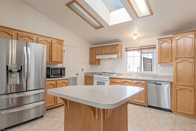 1220 Vienna Dr, Home with 5 bedrooms, 2 bathrooms and null parking in Sunnyvale CA | Image 11