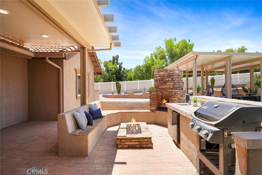 Residential in Corona 3