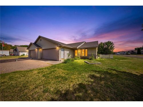 2200 Cattail Way, Hudson, WI, 54016-8084 | Card Image