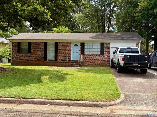 3507 Kennemore Dr Sw, Huntsville, AL, 35805-5425 | Card Image
