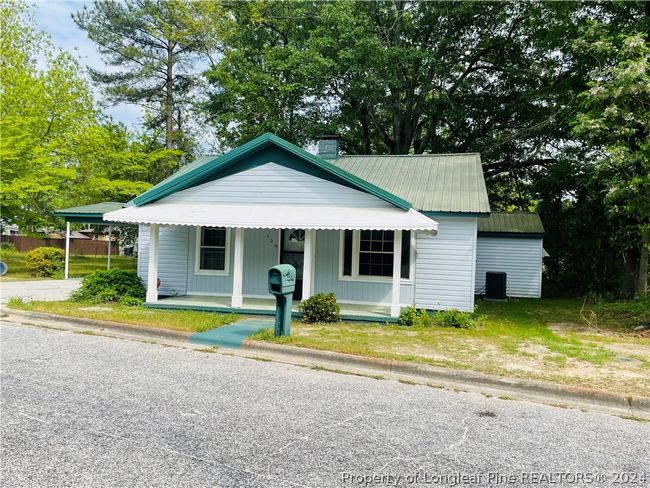 104 Mclaurin Street, House other with 2 bedrooms, 2 bathrooms and null parking in Maxton NC | Image 1