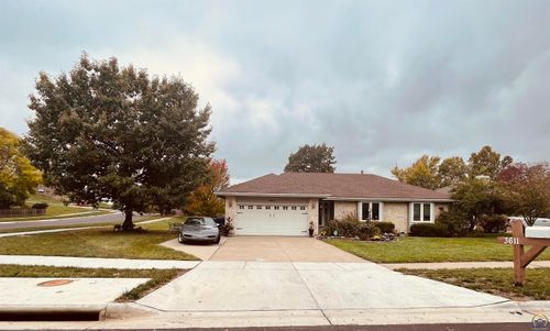 3611 Sw Red Hawk Ct, Topeka, KS, 66614-3931 | Card Image