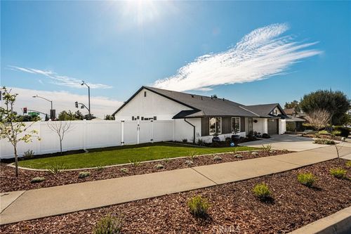 688 Buttonwood Dr, Brea, CA, 92821-3526 | Card Image