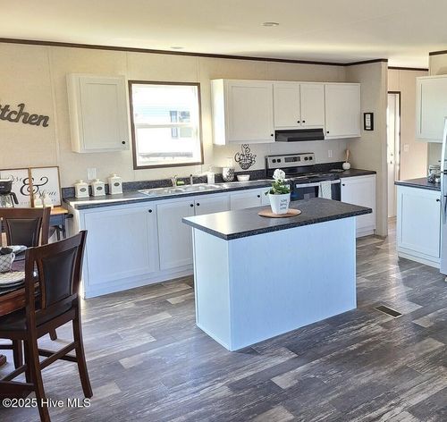 79 Old Daughtry Rd, Princeton, NC, 27569-8702 | Card Image