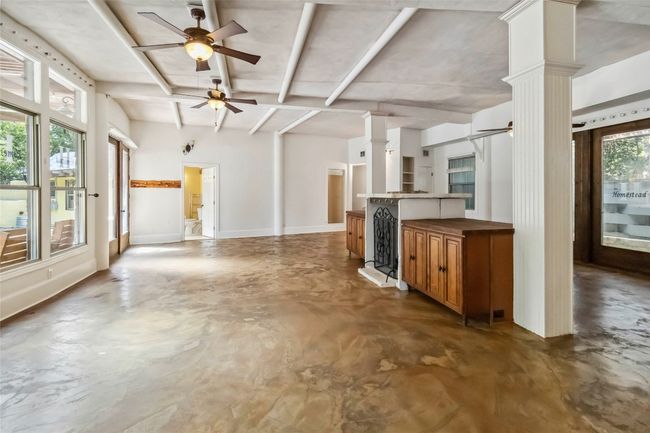 208 Old Potato Rd, House other with 4 bedrooms, 4 bathrooms and 12 parking in Paige TX | Image 9