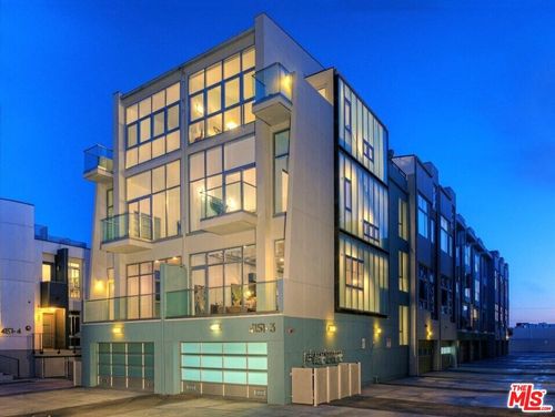 211-4151 Redwood Avenue, Los Angeles, CA, 90066 | Card Image