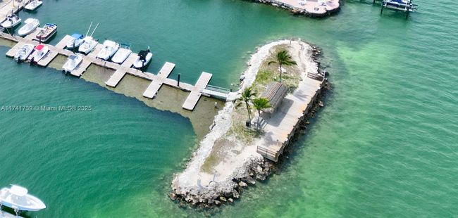 65821 Overseas Hwy, House other with 2 bedrooms, 1 bathrooms and null parking in Long Key FL | Image 4