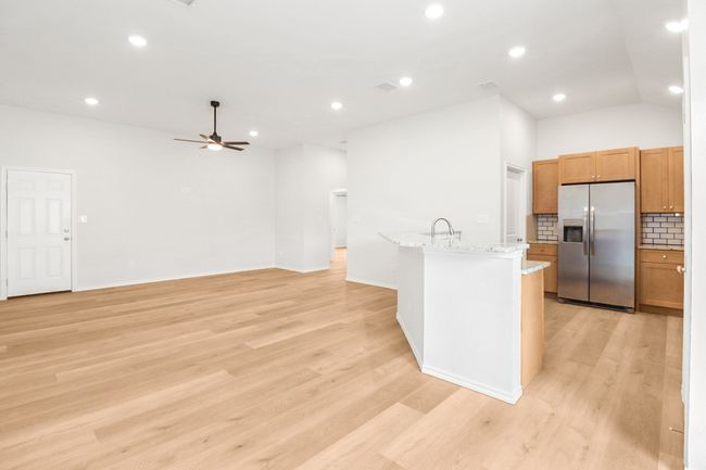 808 Bell St, House other with 4 bedrooms, 2 bathrooms and null parking in Coleman TX | Image 4