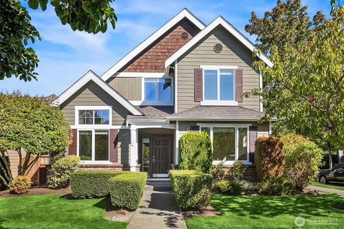 3479 Ne Monterey Ln, Issaquah, WA, 98029-3612 | Card Image