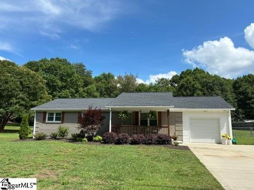 606 E Darby Rd, Taylors, SC, 29687-6115 | Card Image