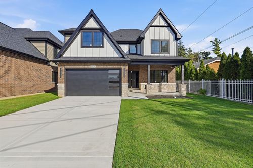 9235 Crescent Ct, Oak Lawn, IL, 60453-1454 | Card Image