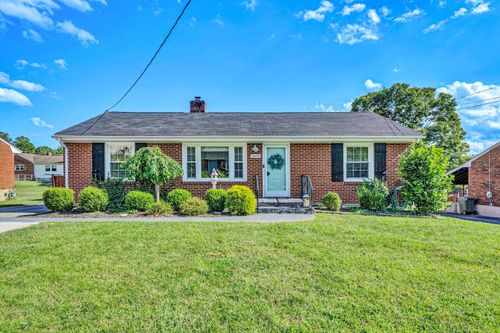 1668 Reece Rd, Salem, VA, 24153-4104 | Card Image