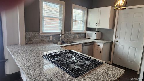 1710 Virginia Park St, Detroit, MI, 48206-2420 | Card Image