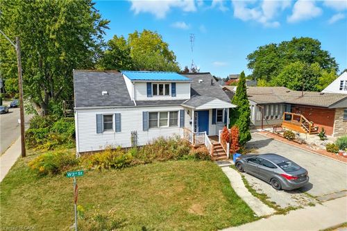 upper-36 W 3rd St, Hamilton, ON, L9C3J7 | Card Image