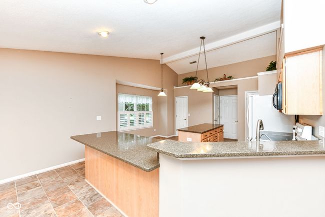 5300 Breakers Way, House other with 3 bedrooms, 2 bathrooms and null parking in Carmel IN | Image 6