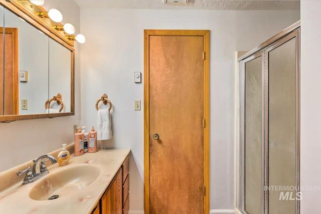 8392 Highway 21, House other with 4 bedrooms, 2 bathrooms and 2 parking in Lowman ID | Image 15