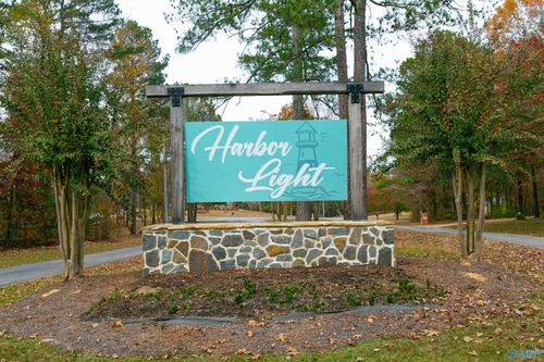37 Harbor Loop, Jasper, AL, 35504-3552 | Card Image