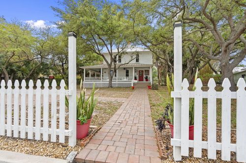 419 N 2nd St, Fort Pierce, FL, 34950-3001 | Card Image