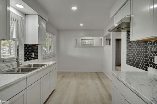 3608 Providence St, Flint, MI, 48503-7002 | Card Image