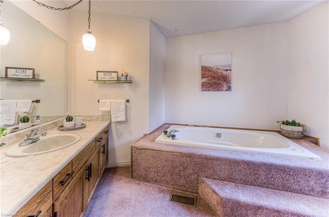 422 Forestlawn Rd, House other with 3 bedrooms, 3 bathrooms and 6 parking in Waterloo ON | Image 35