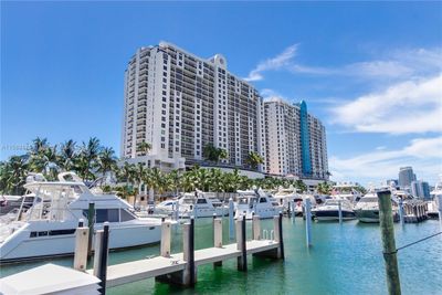 701 - 1800 Sunset Harbour Dr, Condo with 2 bedrooms, 2 bathrooms and null parking in Miami Beach FL | Image 1