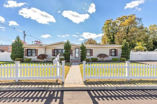 136 Sycamore Ave, North Middletown, NJ, 07748-6219 | Card Image